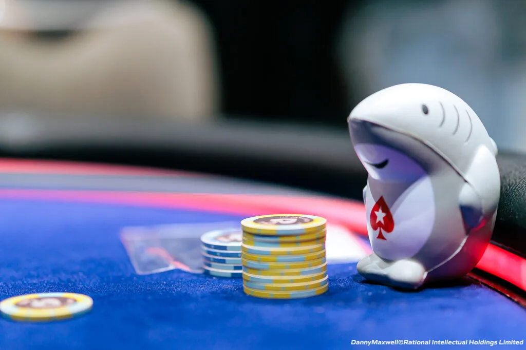 如何利用位置优势对抗紧弱3-bet玩家