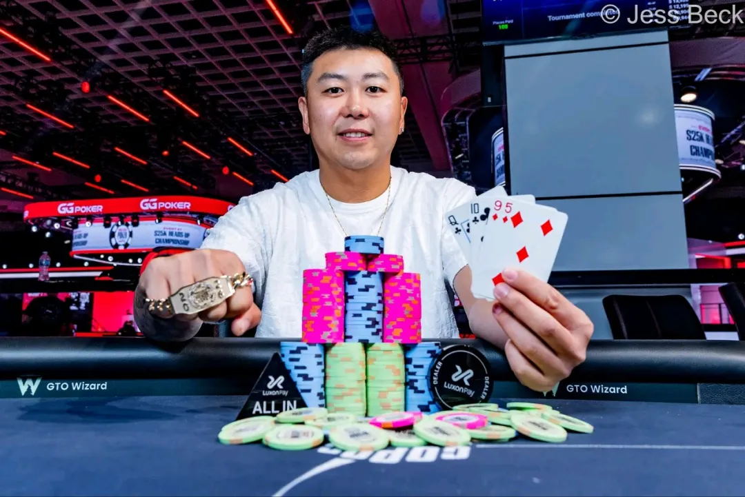 2026 WSOP | 王阳勇夺$5,000底池限额奥马哈冠军，拿下首条金手链