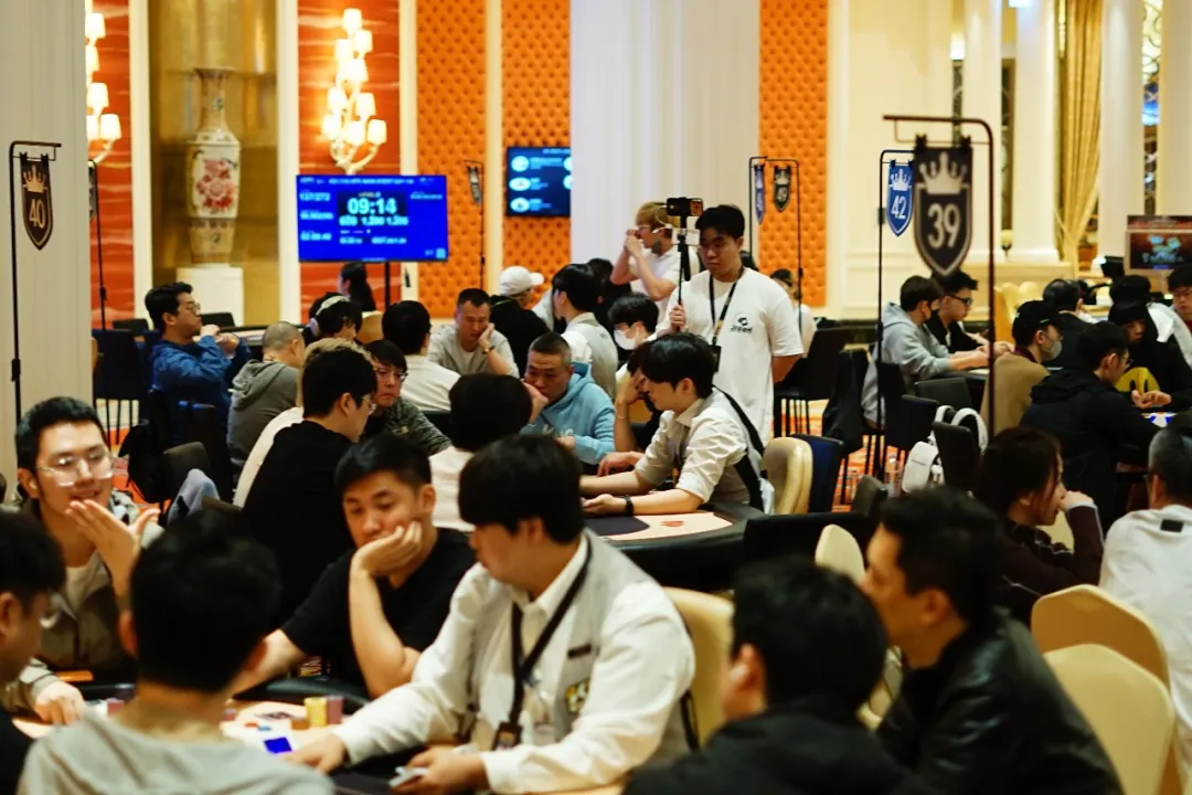2026KPC济州站｜主赛事燃情开启！A组火爆开局314人次参赛40人突围晋级，王竹斋强势领跑装袋66.6万筹码斩获CL！多场重磅赛事陆续来袭！