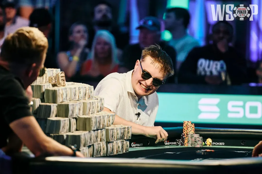 WSOP主赛冠军亲自复盘:若河牌不是黑桃,他还会继续开火吗?答案令人大失所望!