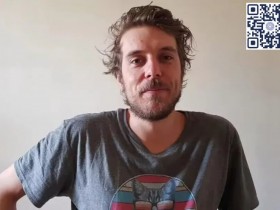 疯狂的扑克天才,抽着烟唱着歌赢了278万刀,曾连续打了1000天比赛